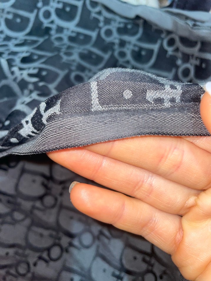 Gri Dökümlü Kadın Şal - Görsel 2