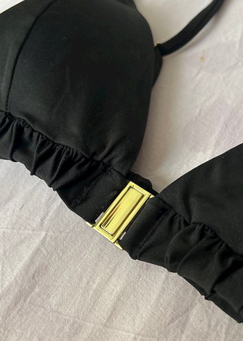 H&M Siyah Fırfırlı İnce Askılı Bikini Üstü
