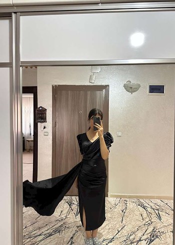 36 Beden Siyah Drapeli Uzun V Yaka Gotik Abiye Elbise