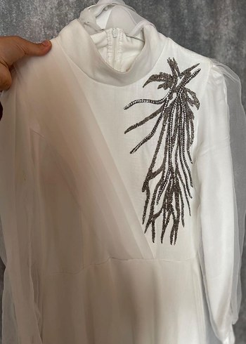 Uzun Beyaz İşlemeli Nikah Elbisesi - Görsel 3