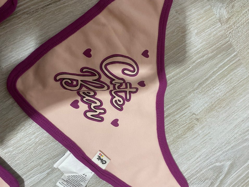 Pembe Baskılı Bebek Önlüğü Seti - Görsel 5