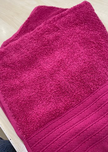 Canlı Pembe Bohem Tarzı Havlu