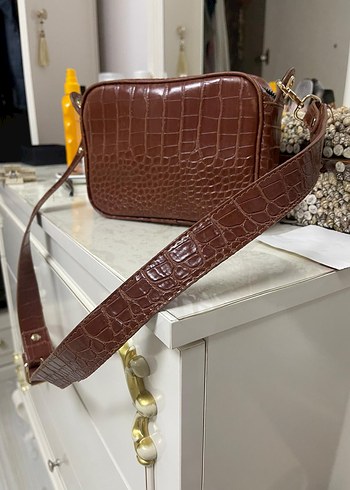 Zara Kahverengi Parlak Deri Kadın Çanta