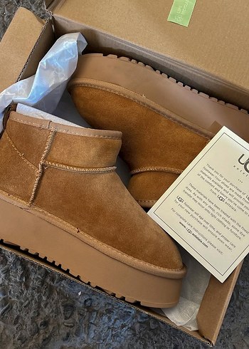 UGG BOOTS
