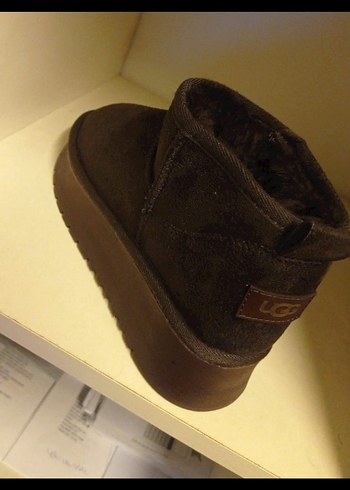 Ugg UGG BOT