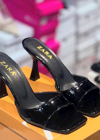 Diğer Zara Siyah Stiletto Topuklu Kadın Ayakkabısı