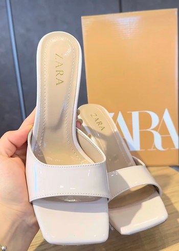 Zara Beyaz Rugan Stiletto Terlik