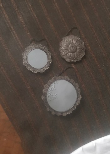  Beden Bej ve Gri Dekoratif Çiçek Desenli Aynalar