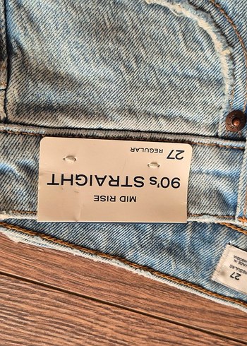 Kadın Açık Mavi Dizleri Yırtık Denim Jean