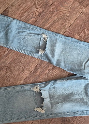 Abercrombie & Fitch Kadın Açık Mavi Dizleri Yırtık Denim Jean