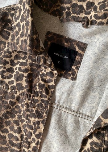 Düğmeli Leopar Desenli Kahverengi Kadın Ceket - Görsel 3