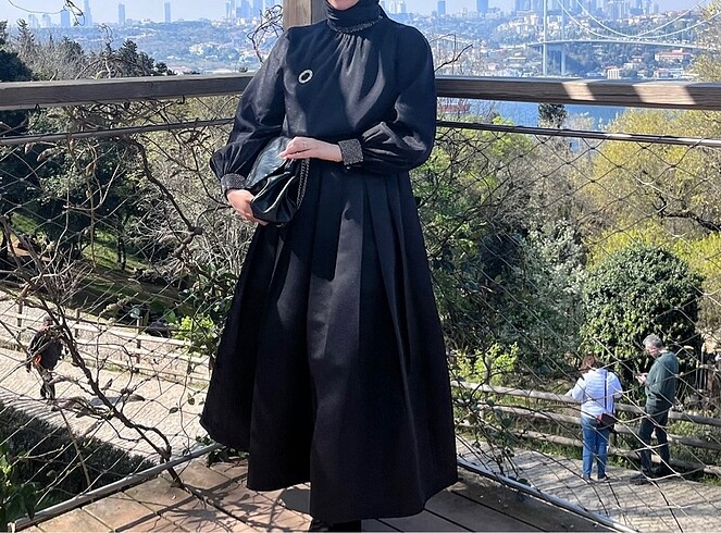 H&M taşlı bluz