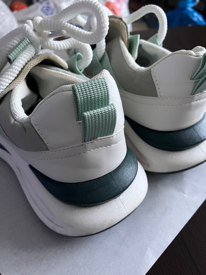 Beyaz Elastik Bağcıklı Spor Ayakkabı - Görsel 3