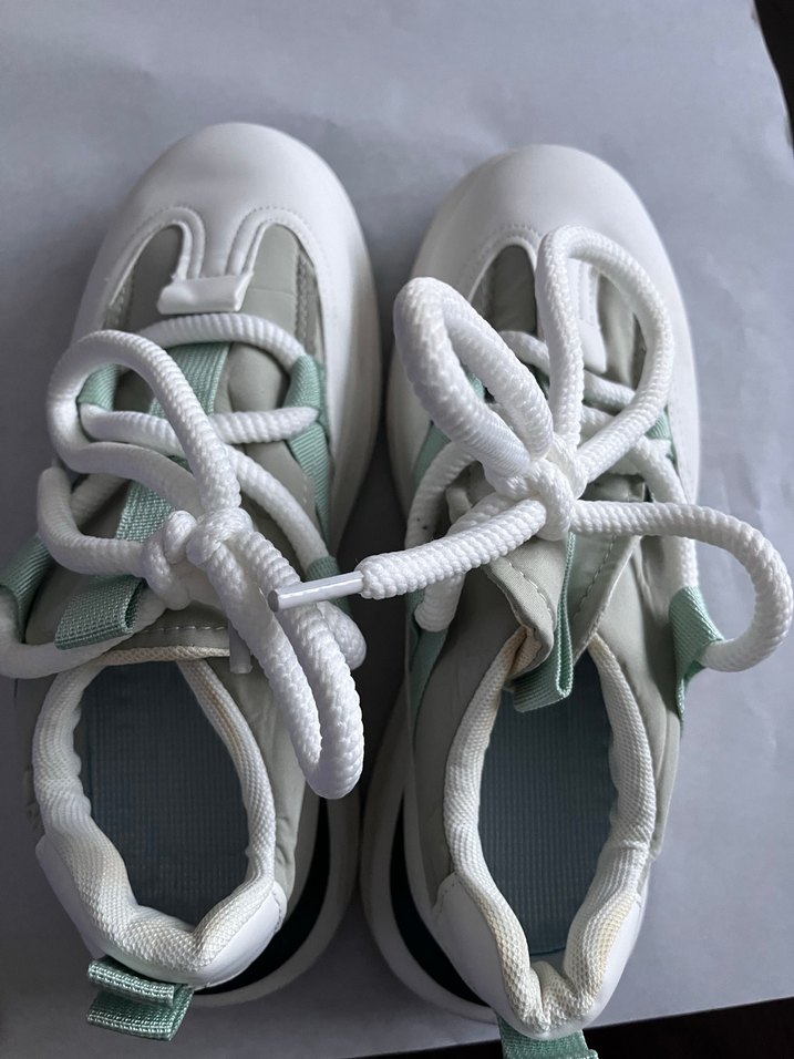 Beyaz Elastik Bağcıklı Spor Ayakkabı - Görsel 4