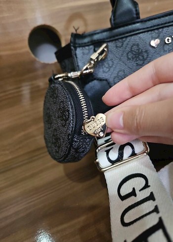  Beden Guess Çanta