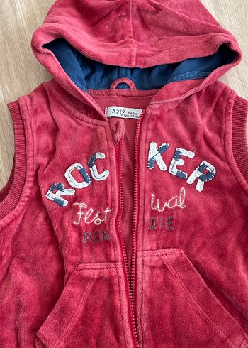 Kız Çocuk Kırmızı Kapüşonlu Fermuarlı Yelek - Görsel 3