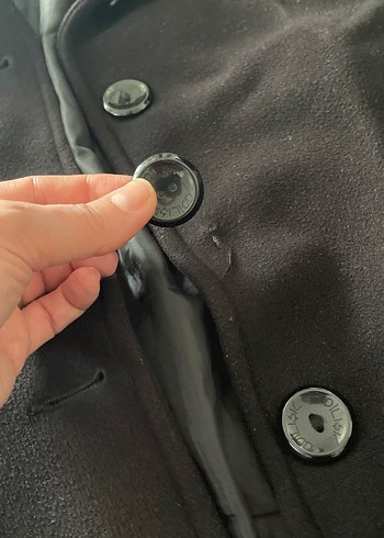 Siyah Düğmeli Kadın Kaban - Görsel 4