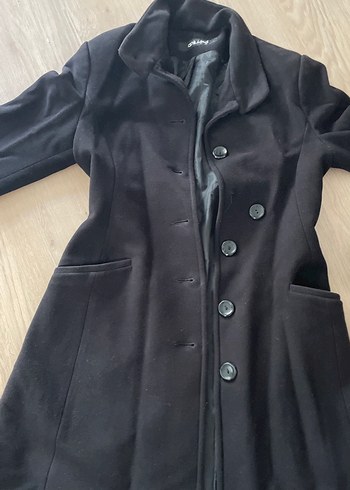 Siyah Düğmeli Kadın Kaban - Görsel 3