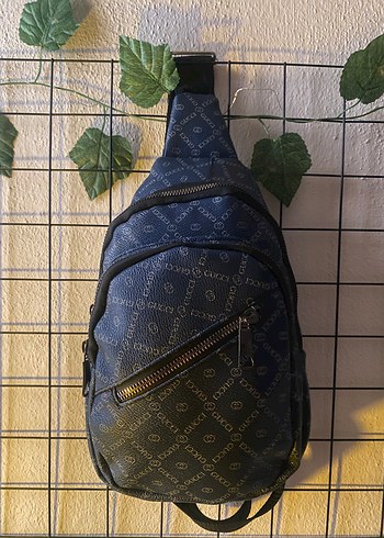Gucci Tokalı Lacivert Yılan Desenli Deri Çapraz Çanta