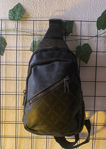Gucci Siyah Deri Desenli Kadın Çapraz Çanta