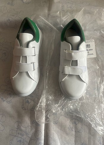 Beyaz Erkek Çocuk Spor Ayakkabı