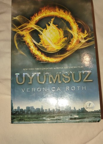 Uyumsuz - Veronica Roth