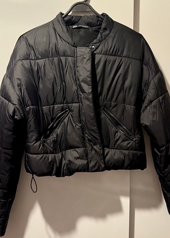 Zara ZARA Düğmeli Siyah Kısa Kadın Kışlık Mont