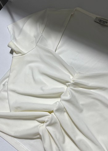 Beyaz V Yakalı Kadın crop - Görsel 2
