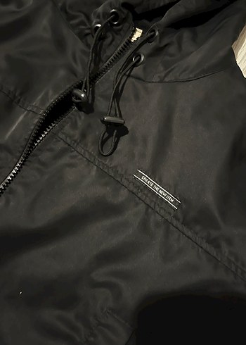 Siyah Kapüşonlu Fermuarlı Kadın yağmurluk ceket - Görsel 3