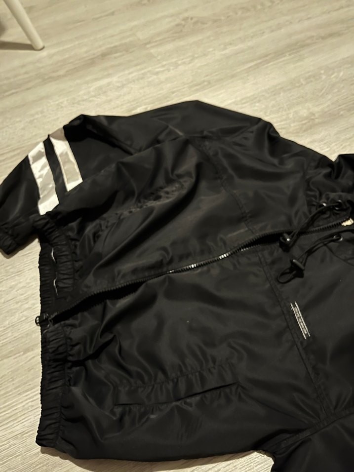 Siyah Kapüşonlu Fermuarlı Kadın yağmurluk ceket - Görsel 5