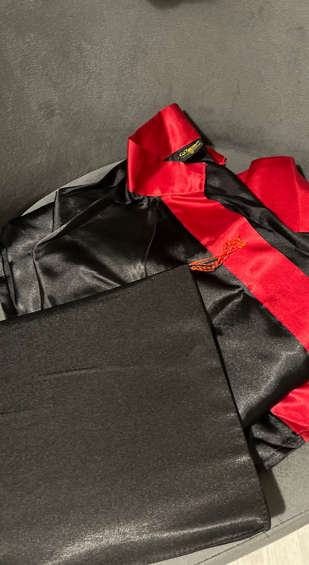 kırmızı mezuniyet cübbesi - Görsel 3