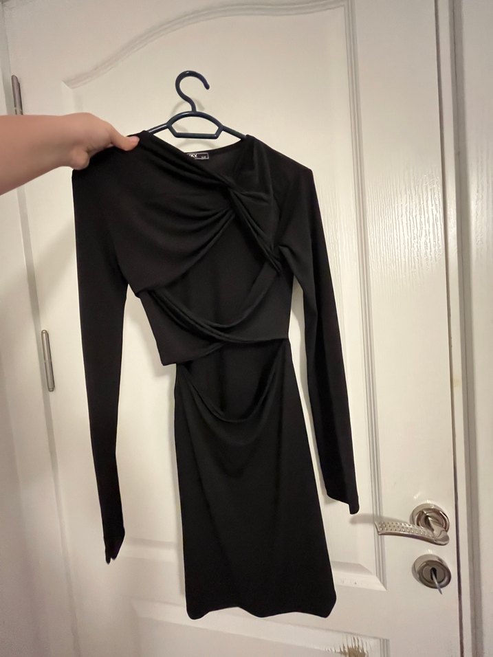 Drapeli Siyah Uzun kollu elbise iç göstermez dekolteli - Görsel 4