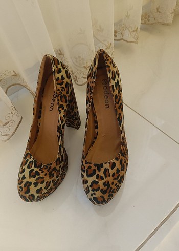 39 Beden Kahverengi Leopar Desenli Kürklü Platform Topuklu