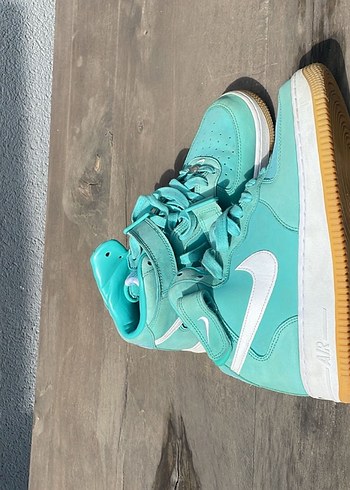 Nike air force high model