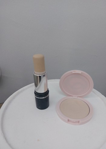 Bej Renkli Pudra ve Stick Fondöten - Görsel 2