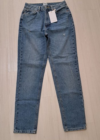 BDG orj mom high rise jeans