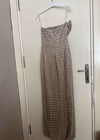 s Beden altın Renk Bej Nakışlı Uzun Straplez Abiye Elbise