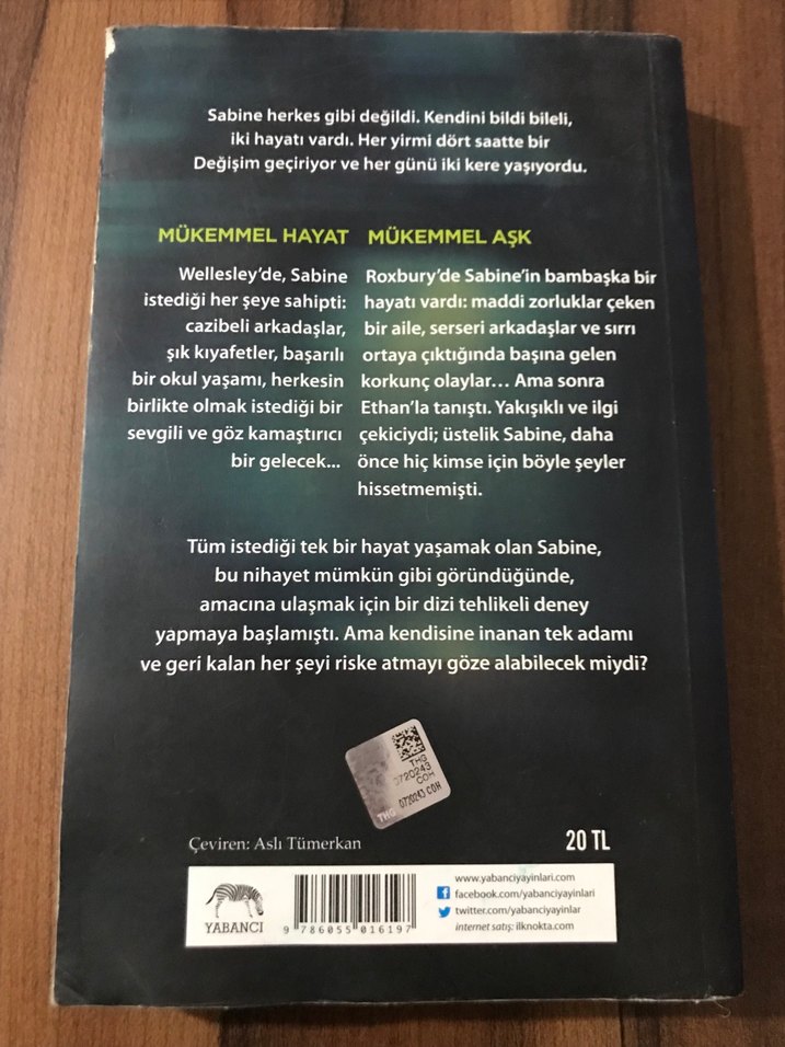 İki Hayat Arasında - Jessica Shirvington - Görsel 2