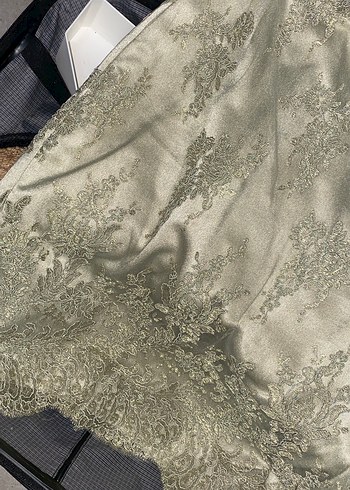 Dantel Detaylı Gri Midi Abiye Elbise - Görsel 3