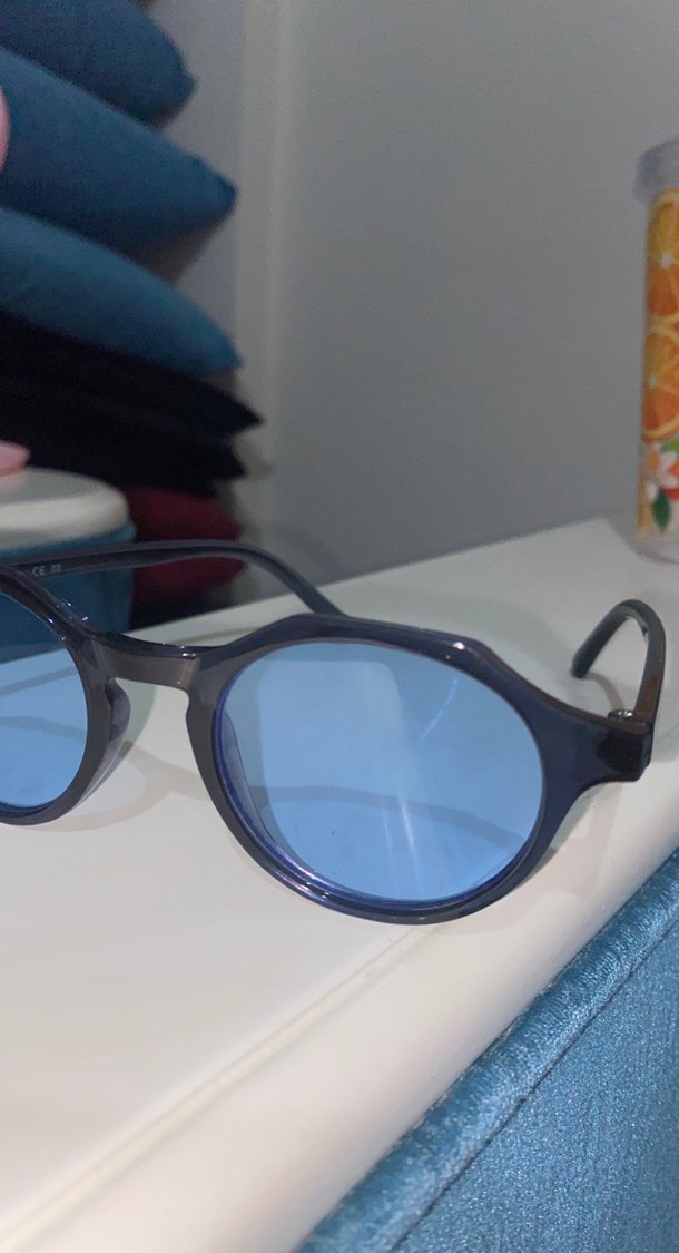 Şeffaf Koyu Mavi Minimalist Kadın Güneş Gözlüğü - Görsel 3