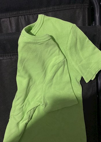 Düğmeli Kısa Kollu Yeşil Tişört - Görsel 3