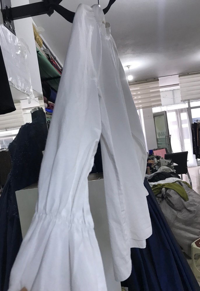 Beyaz Keten Uzun Kollu Yüksek Yakalı Kadın Gömlek - Görsel 3