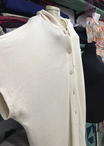 Düğmeli Beyaz Kadın Uzun Abaya Panço - Görsel 3