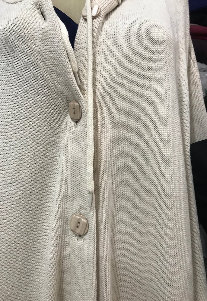 Düğmeli Beyaz Kadın Uzun Abaya Panço - Görsel 4