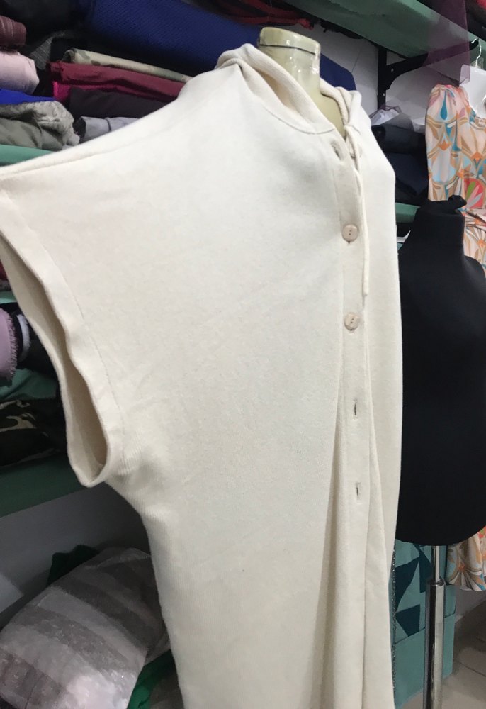 Düğmeli Beyaz Kadın Uzun Abaya Panço - Görsel 2