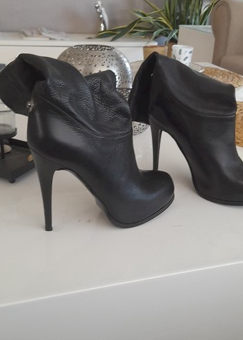Diğer şık farklı stiletto bot