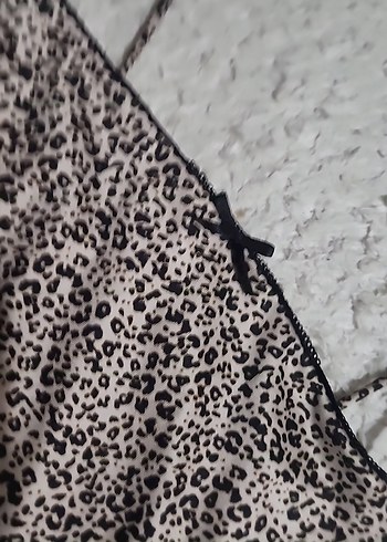 Trendyol & Milla Kadın Gri Zebra Desenli Tüylü Crop Top