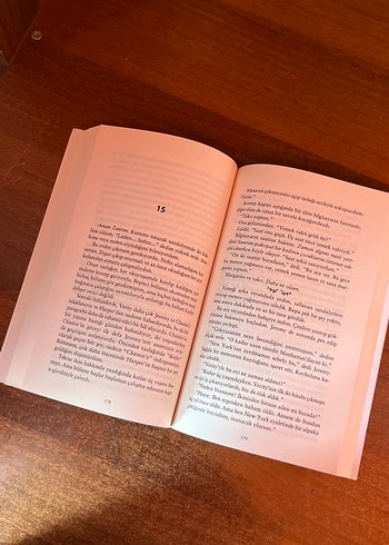 Beden Renk Verity (Gerçeğin Diğer Kıyısı)-Colleen Hoover