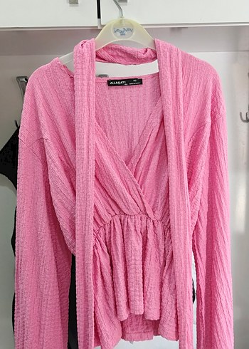 Pembe kruvaze Yaka Kuşaklı bürümcük bluz - Görsel 2