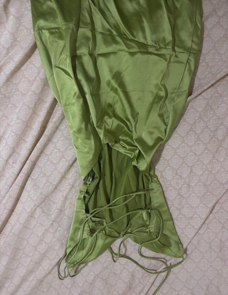 Parlak Yeşil İpek Görünümlü Uzun Elbise - Görsel 3